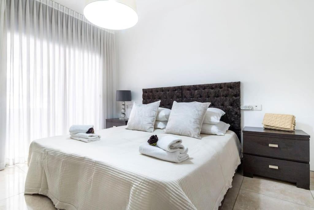 Luxury 3 Bedroom Apt, Harav Kook7 Yerusalem Bagian luar foto
