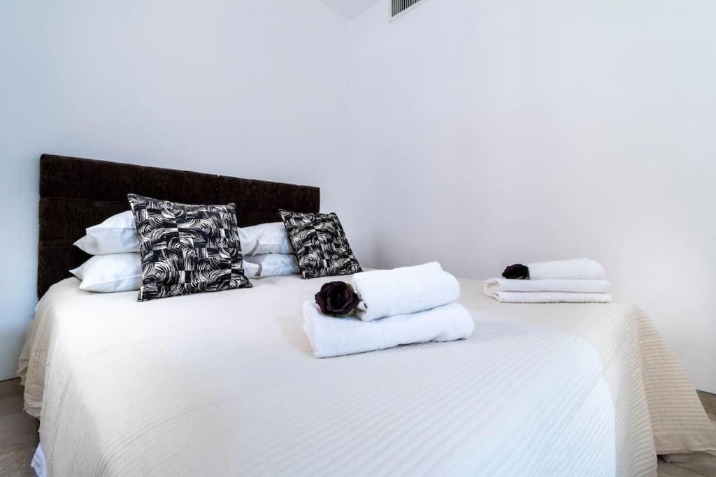 Luxury 3 Bedroom Apt, Harav Kook7 Yerusalem Bagian luar foto