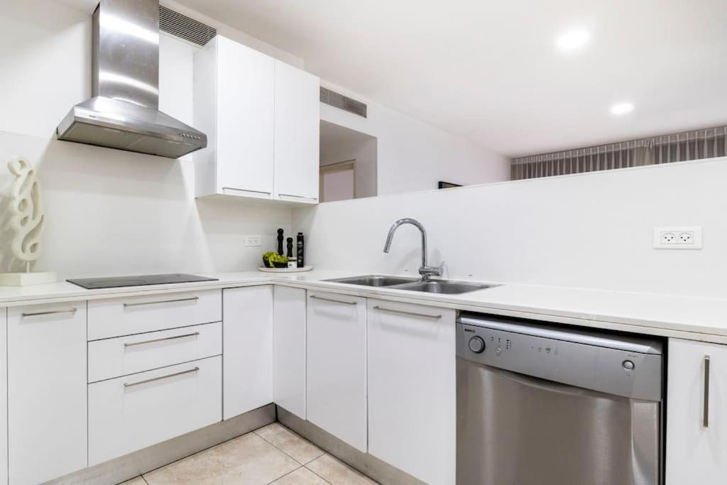 Luxury 3 Bedroom Apt, Harav Kook7 Yerusalem Bagian luar foto