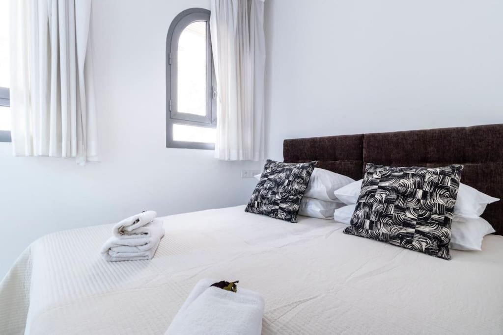 Luxury 3 Bedroom Apt, Harav Kook7 Yerusalem Bagian luar foto