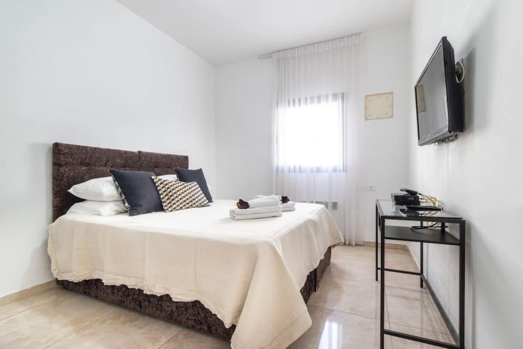 Luxury 3 Bedroom Apt, Harav Kook7 Yerusalem Bagian luar foto