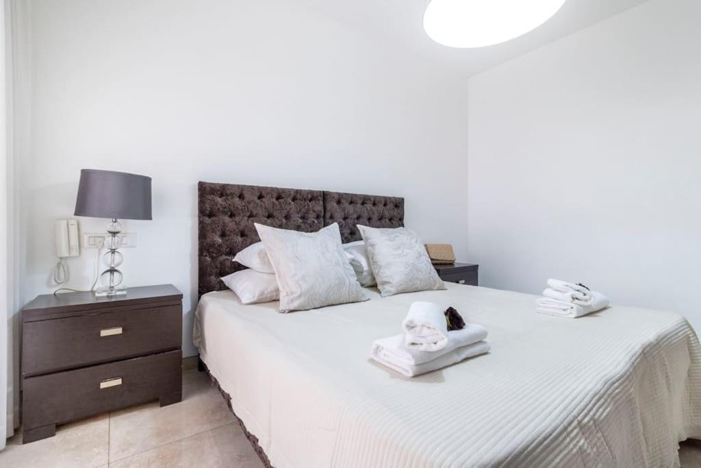 Luxury 3 Bedroom Apt, Harav Kook7 Yerusalem Bagian luar foto