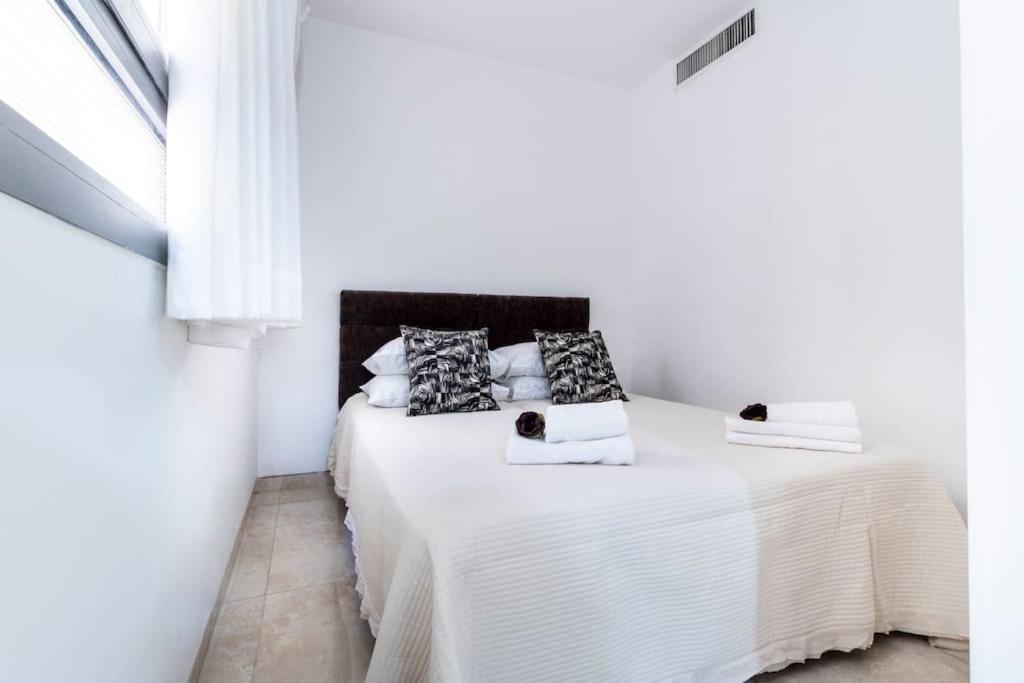 Luxury 3 Bedroom Apt, Harav Kook7 Yerusalem Bagian luar foto