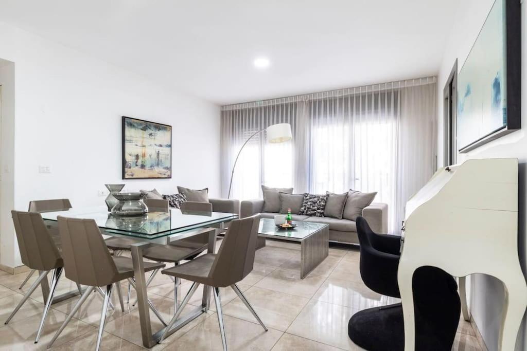 Luxury 3 Bedroom Apt, Harav Kook7 Yerusalem Bagian luar foto